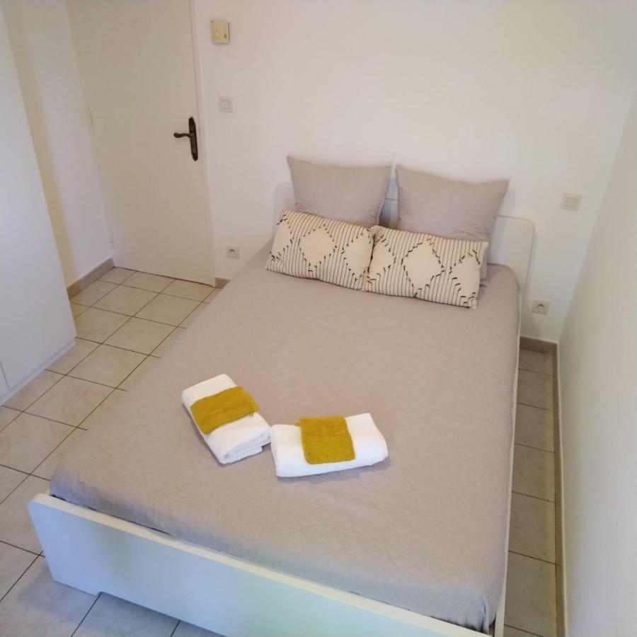 Le Provence Avec Piscine, Climatisation Et Parking Apartment Uzes Luaran gambar